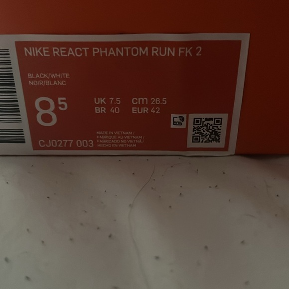 brand new Mens Nike React Phantom Run FK 2 black and white Nike sneakers - Picture 2 of 5
